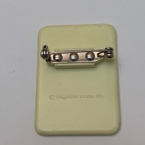 Let There Be Peace Hallmark Cards INC. Collectible Christmas Pin Brooch Plastic - Picture 4 of 8